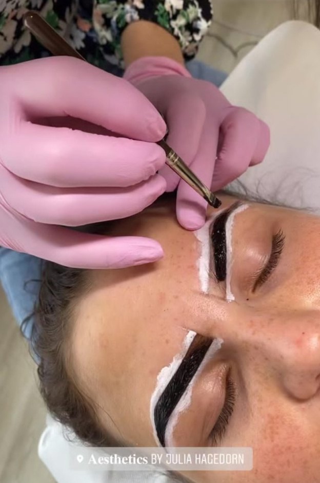 Brow Lifting Behandlung im Studio